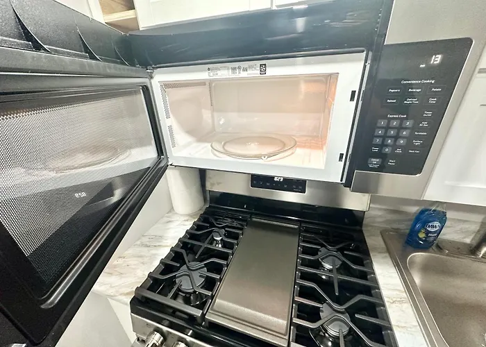 Super Amazing Place To Near Downtown! Free Parking * Chicago