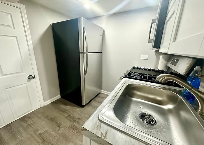 Privatunterkunft Super Amazing Place To Near Downtown! Free Parking