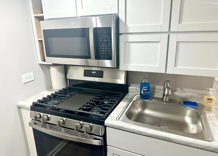 Super Amazing Place To Near Downtown! Free Parking Chicago
