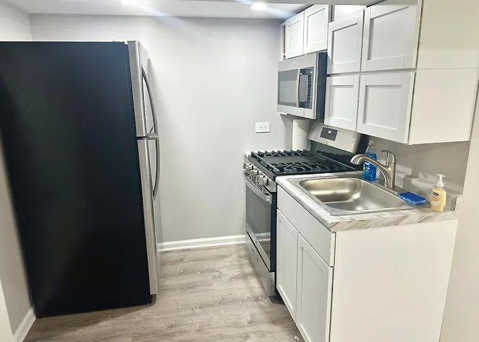 Privatunterkunft Super Amazing Place To Near Downtown! Free Parking