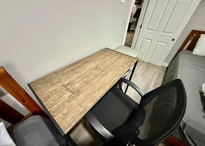 Super Amazing Place To Near Downtown! Free Parking *