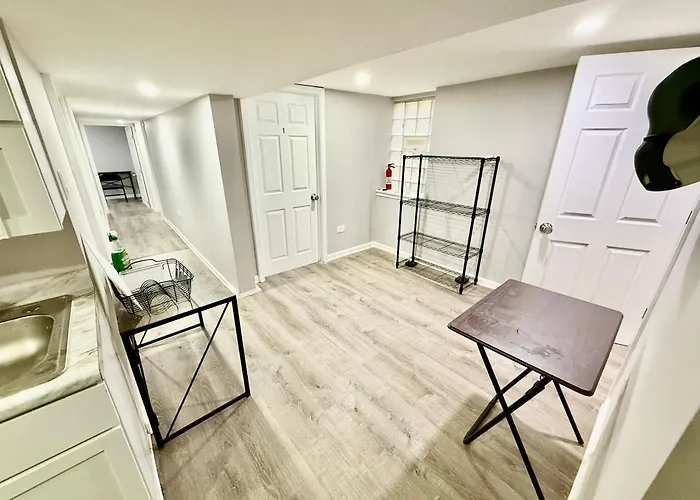 Privatunterkunft Super Amazing Place To Near Downtown! Free Parking