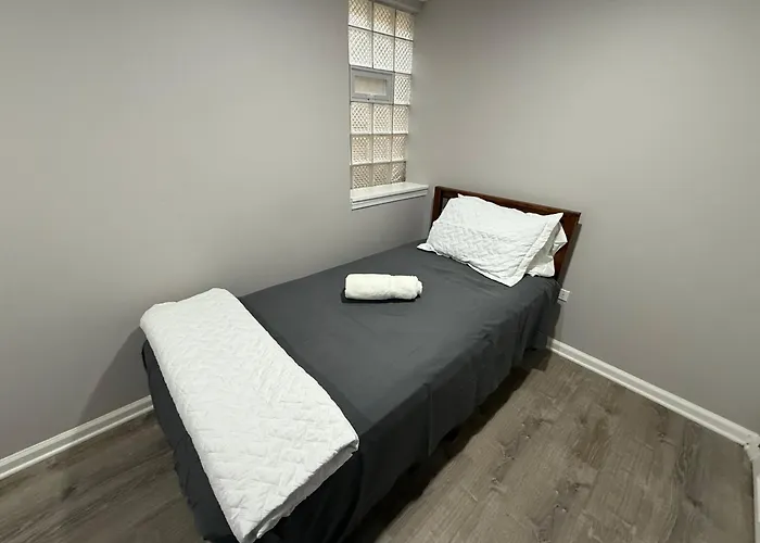 Super Amazing Place To Near Downtown! Free Parking *